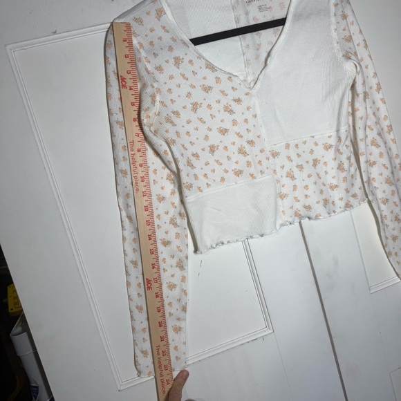 American Eagle Orange and White Floral Patchwork Top Cropped Long Sleeve Size M - Picture 3 of 10